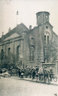 Die ausgebrannte Neuenkirchener Synagoge am 10. November 1938, dem Tag nach der Pogromnacht.